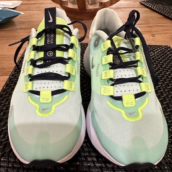 Nike React escape run real tint ghost size 7. New with no box. Closet clean out - Picture 2 of 5
